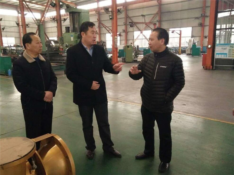 章丘双山街道党工委书记李屹东考察山东午夜三级电影网机械有限公司